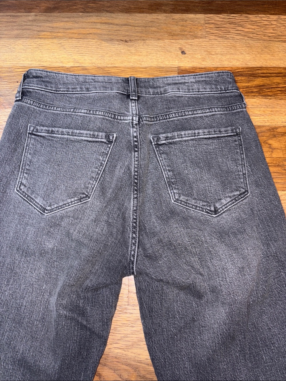 Old Navy Vintage Slim High-Rise Jeans - Picture 6 of 9